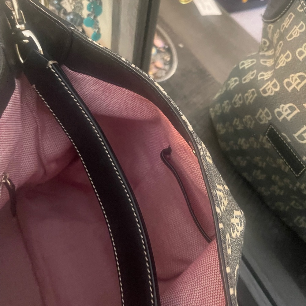 Authentic Dooney&Bourke - Picture 4 of 4